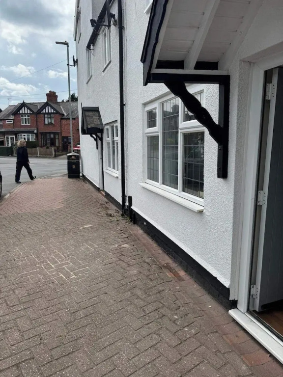 Cottage - Sleeps 4 - Pet Ok - Patio - Parking