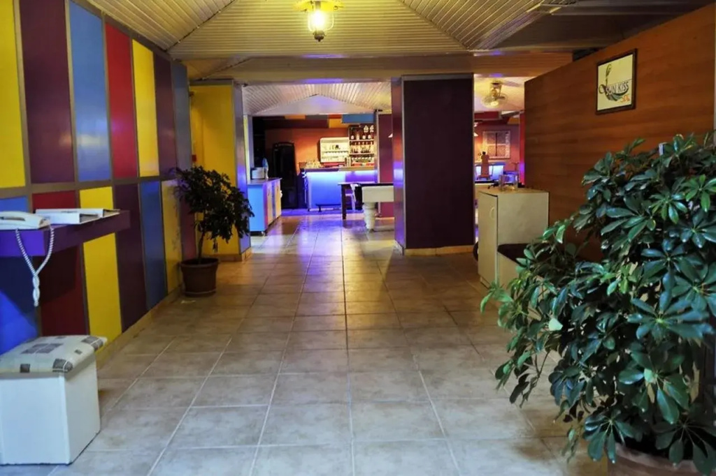 Sun Kiss Hotel