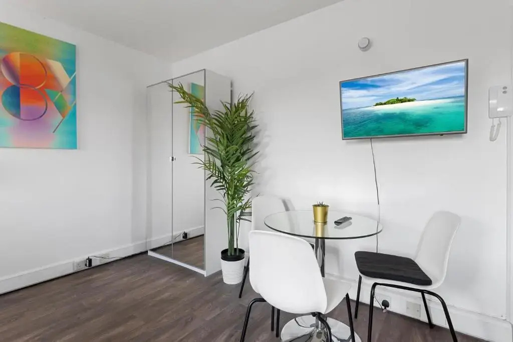 Exeter City Centre Apartments Baxter Apartment