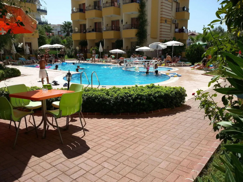 Summer rose hotel