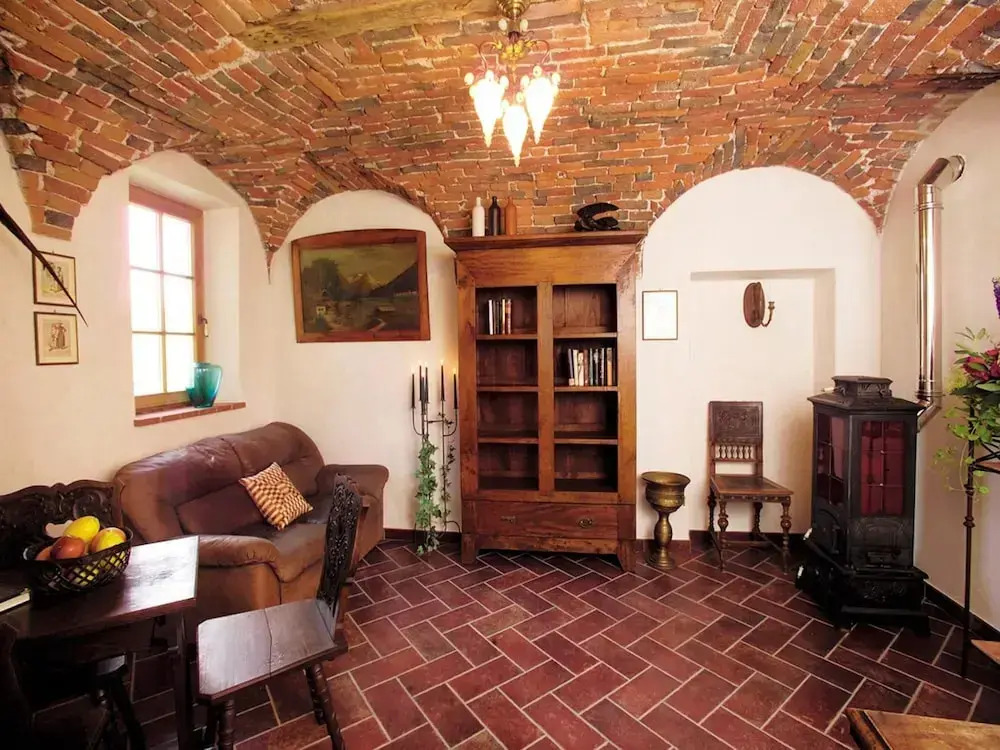 Mansion in Langhe with Pool and Winery Charm