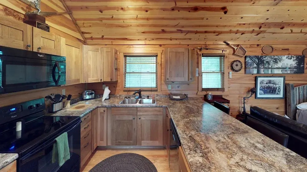 Courtside Cabin - Studio Cabin