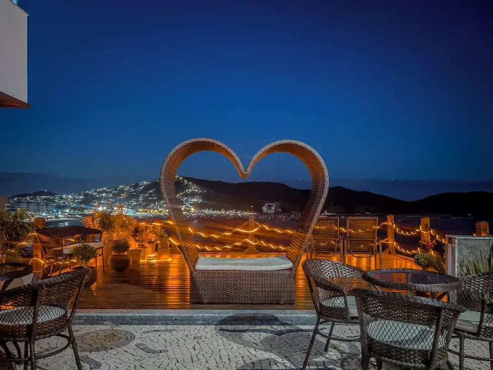 Luxo e Praia Exclusiva para Casal