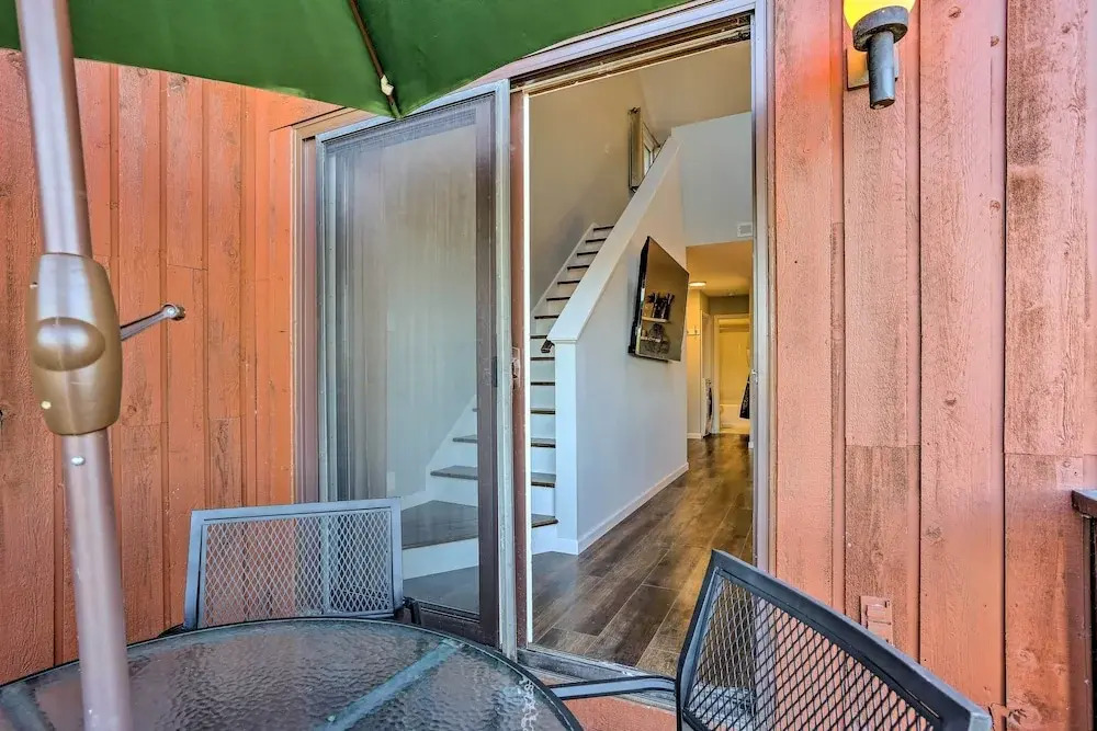 2 Mi to Waterpark: Vernon Township Gem w/ Balcony
