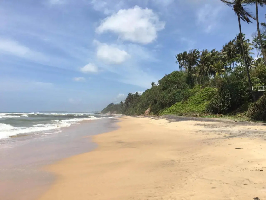 Land's End Matara