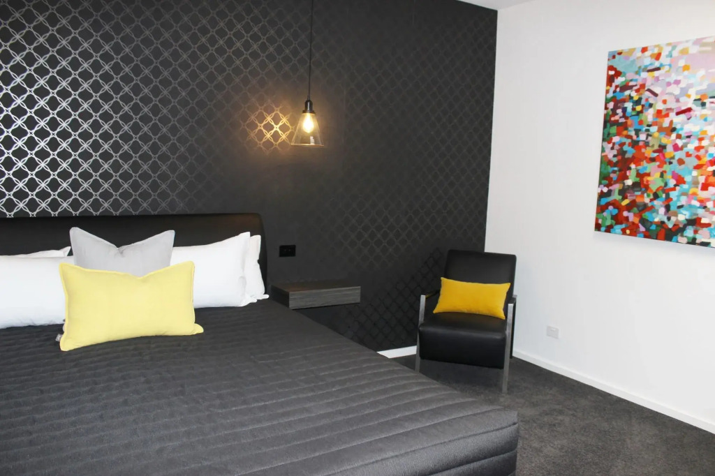 Indulge Apartments - CBD