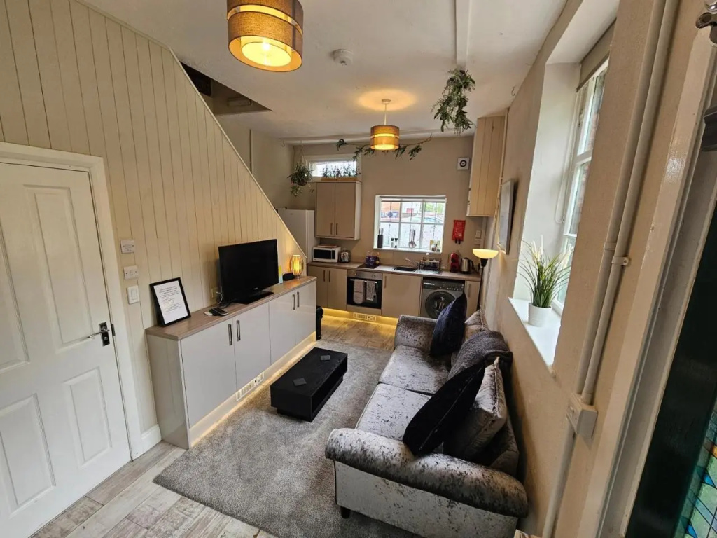 Carlisle Central, Cute Studio Appt, The Cupboard