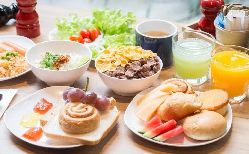 Отель Holiday Inn Express Bangkok Sathorn