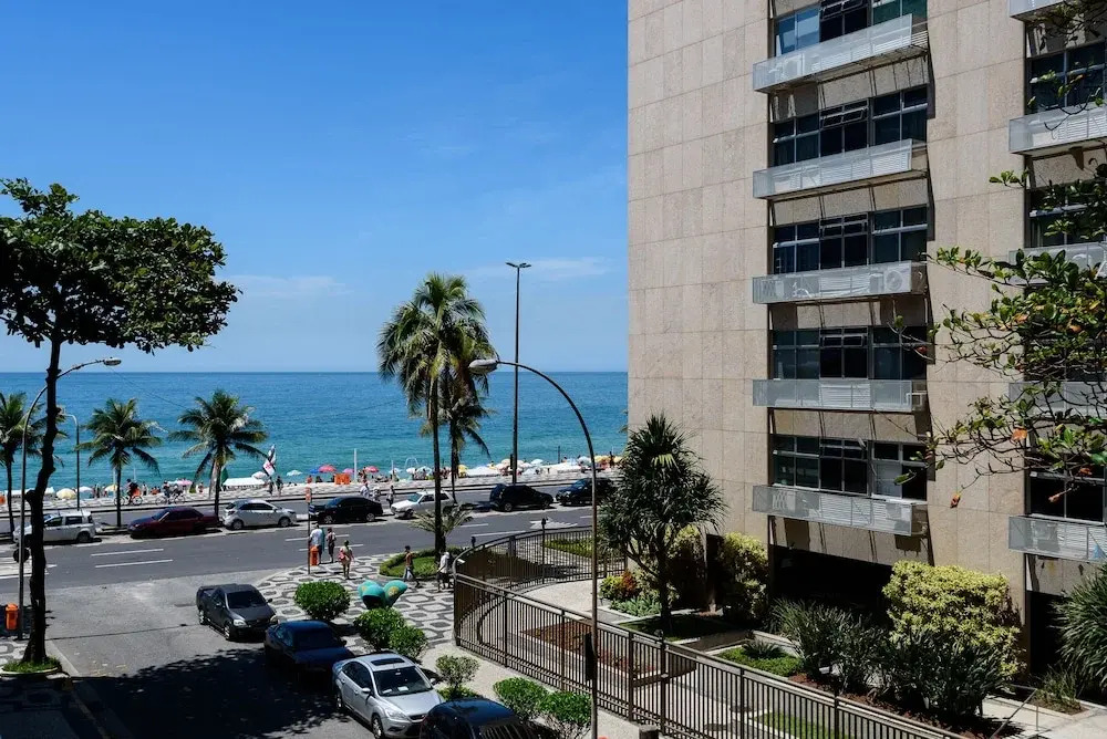 All in Rio Nas Ondas do Mar do Leblon
