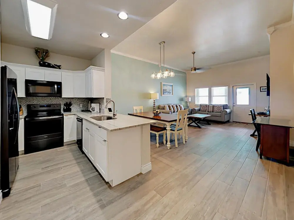 Quaint Seashore Condo in Port Aransas by RedAwning