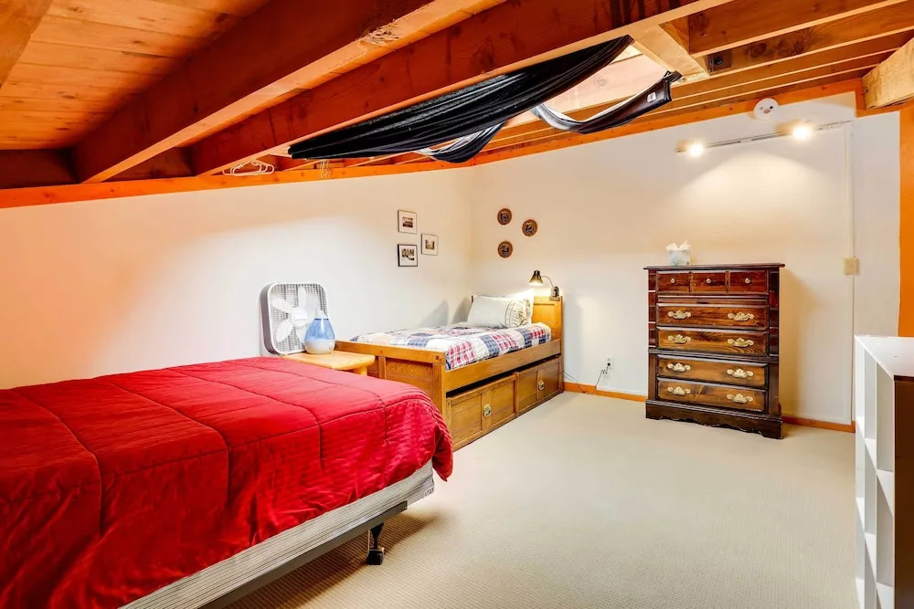 Silverthorne Condo W/pool Access - Shuttle to Town