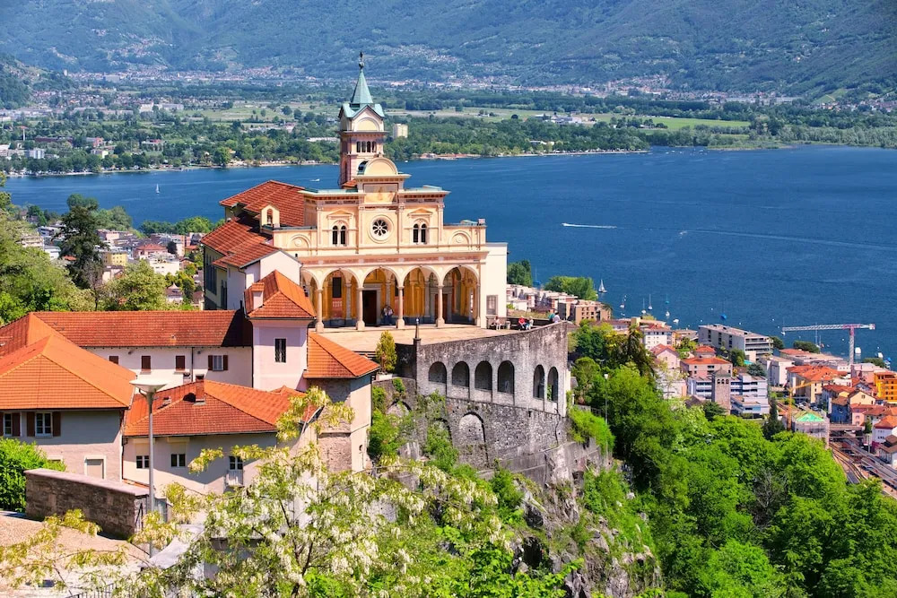 Locarno Area: Quiet Lake View Escape 1
