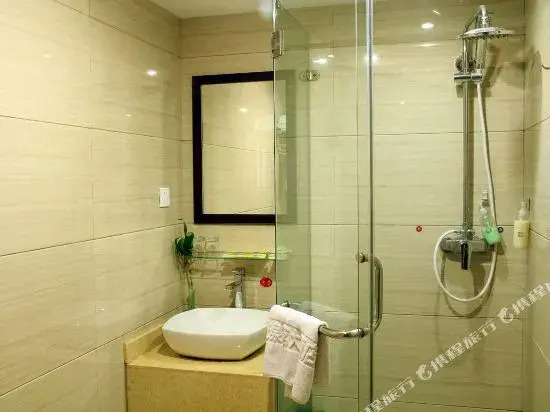 Quanming Hotel