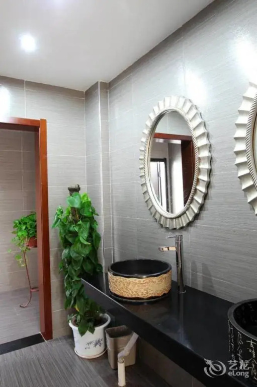 Yijia Garden Hotel