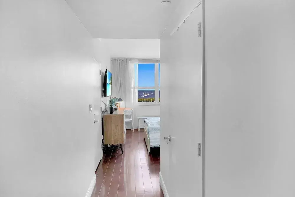 Fabulous 2-Bedroom in the Heart of Grove
