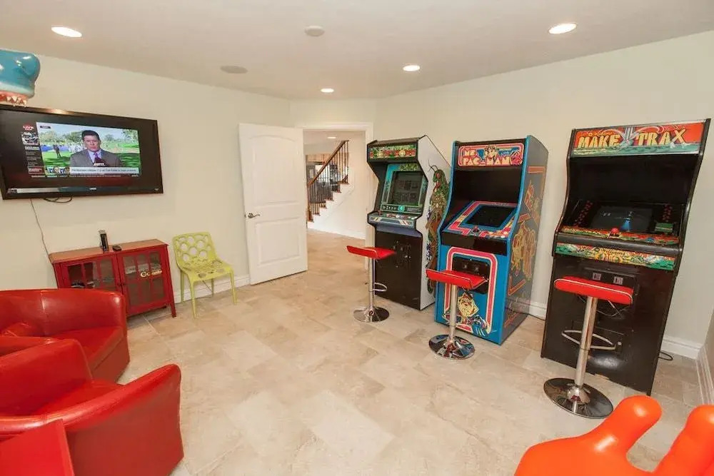 Royal Shell (formerly Lynnhaven Resort) - 10 Br Home