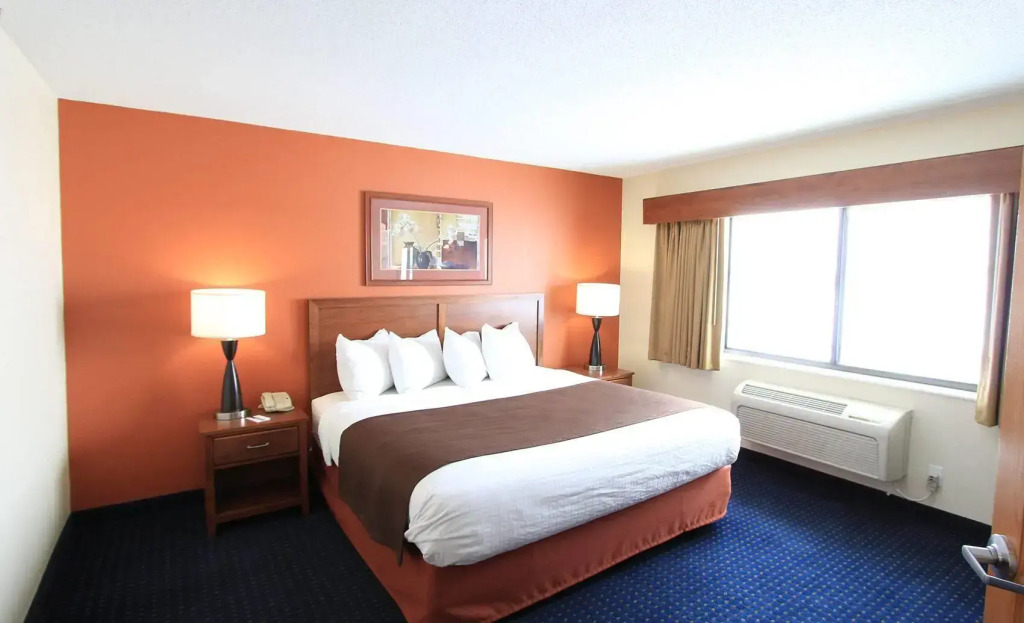 AmericInn by Wyndham Cedar Rapids Airport