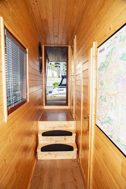 Houseboat Bonanza Prague