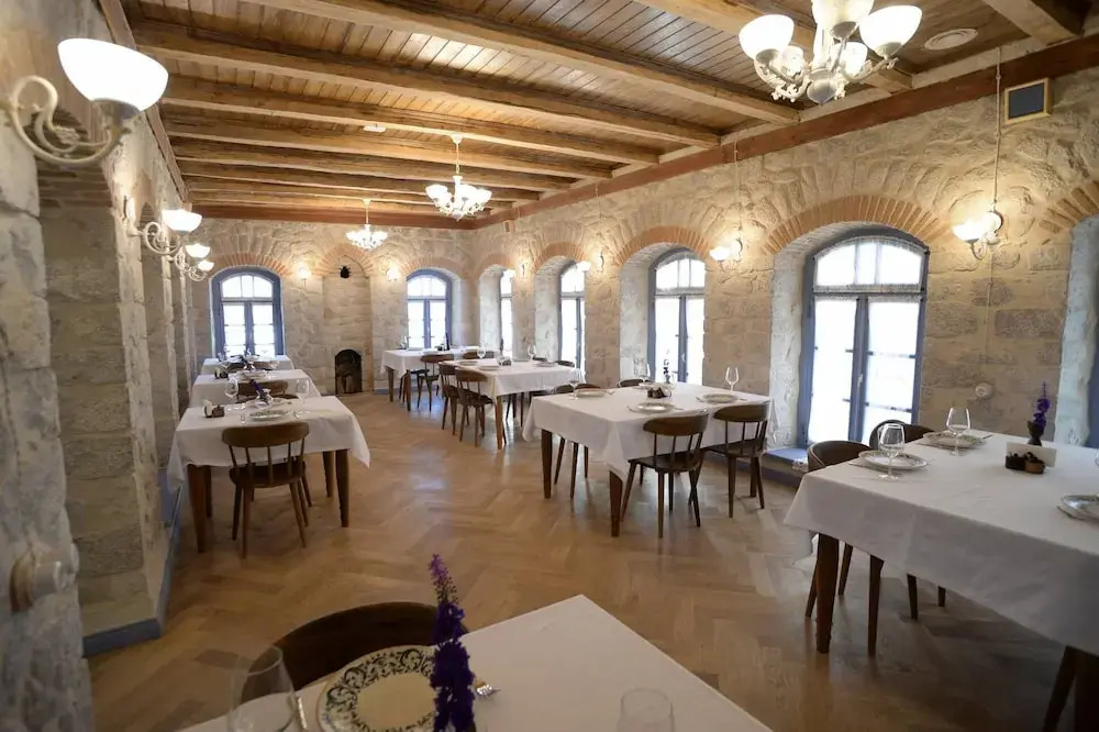 Yasemen Hotel
