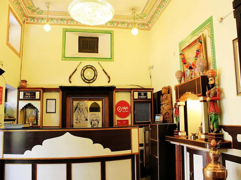 OYO 1995 Hotel Nirwana