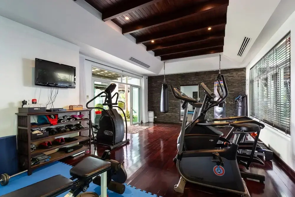 Spectacular Ocean Views 8BR Pool Villa Sawan in Patong! Relax & Play - Billiard, Table football, Gym & Sauna