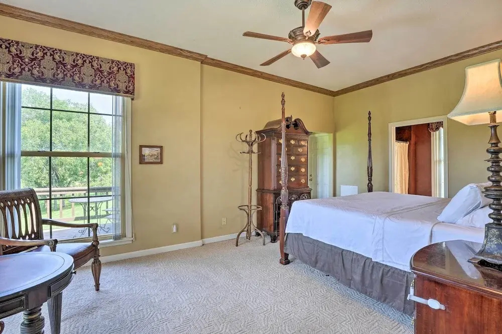 'angler's Ridge' Waterfront Family Getaway!