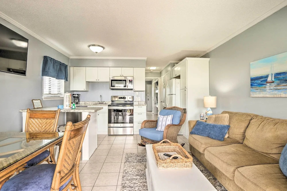 Top Floor Oceanview King Villa - Oceanfront Resort