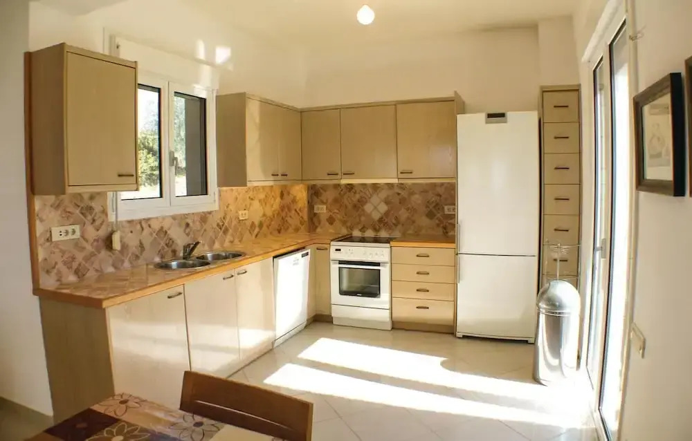 Awesome Home in Perdika With Wifi and 5 Bedrooms