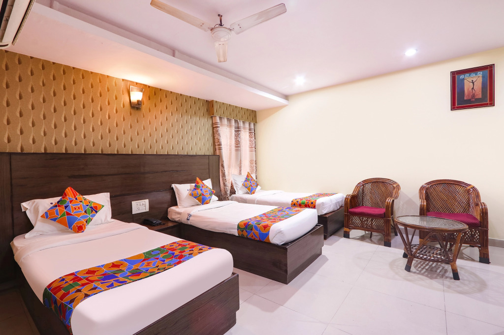 OYO 6648 Hotel Royal Residency