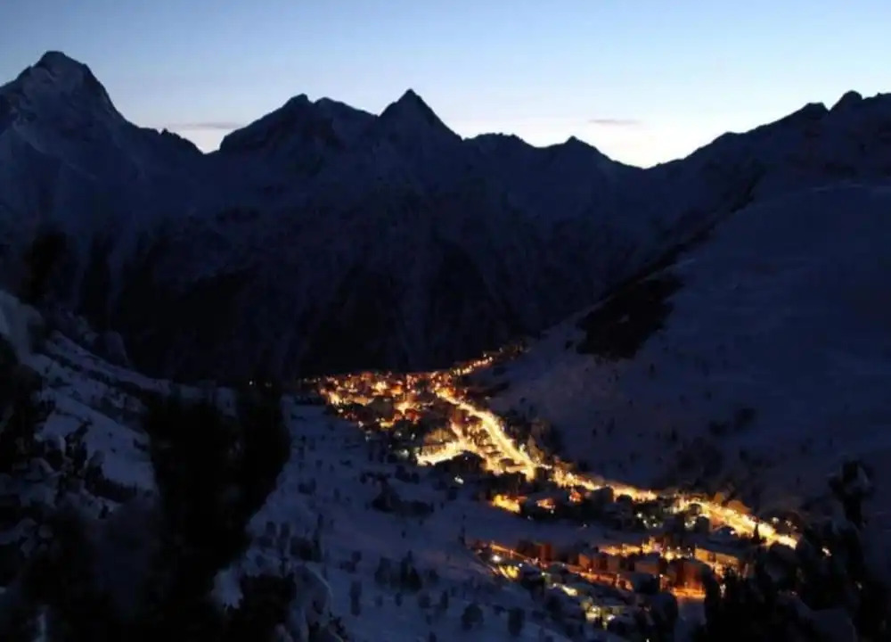 Chalet in Les Deux Alpes With Hot Tub