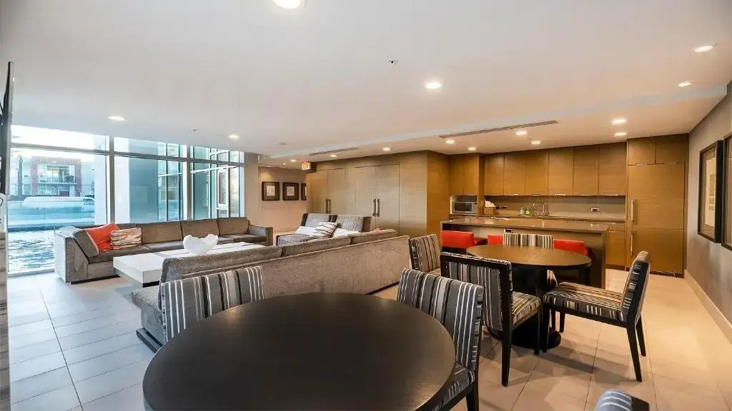 *Prestigious Promontory 2 bedroom w/Ocean Views