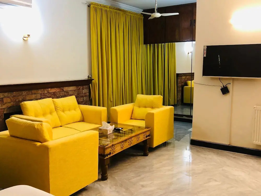 Royal Executive Guest House F-8