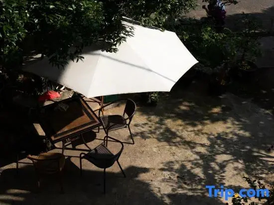 Xingyi Yunshang Garden Homestay (Wanfenglin Xiangchou Market)