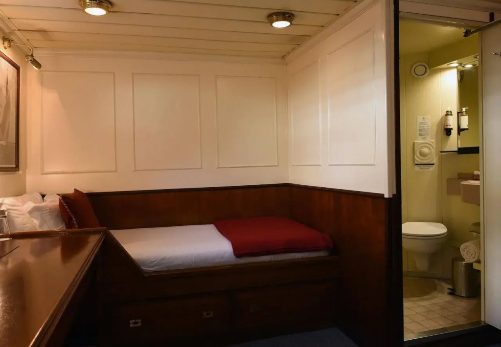 Invicta Ribeira Boat Hotel