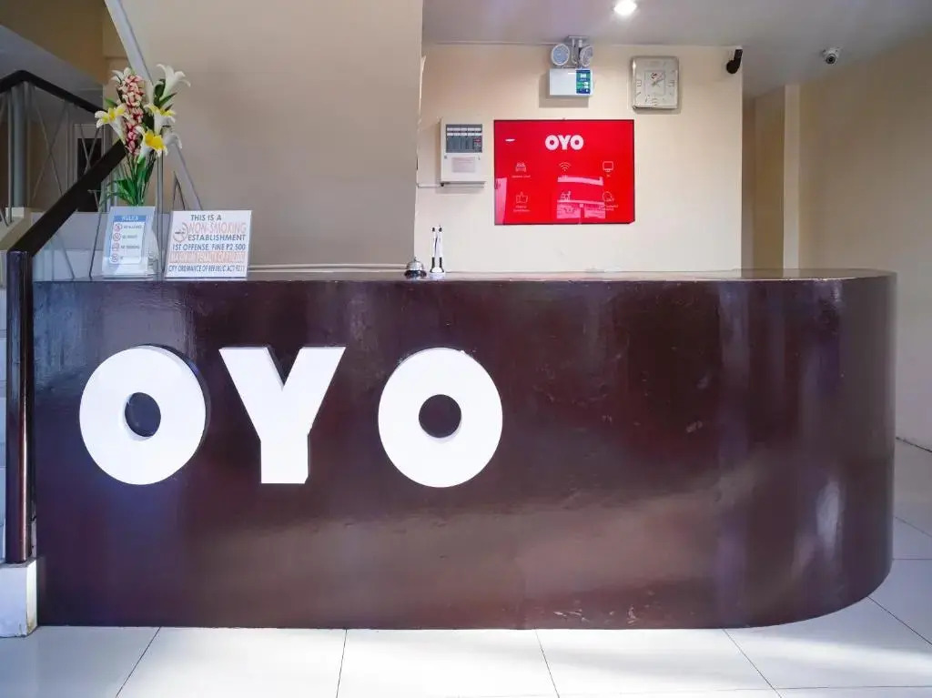 Vaccinated Staff - OYO 525 Mlin Dormitel