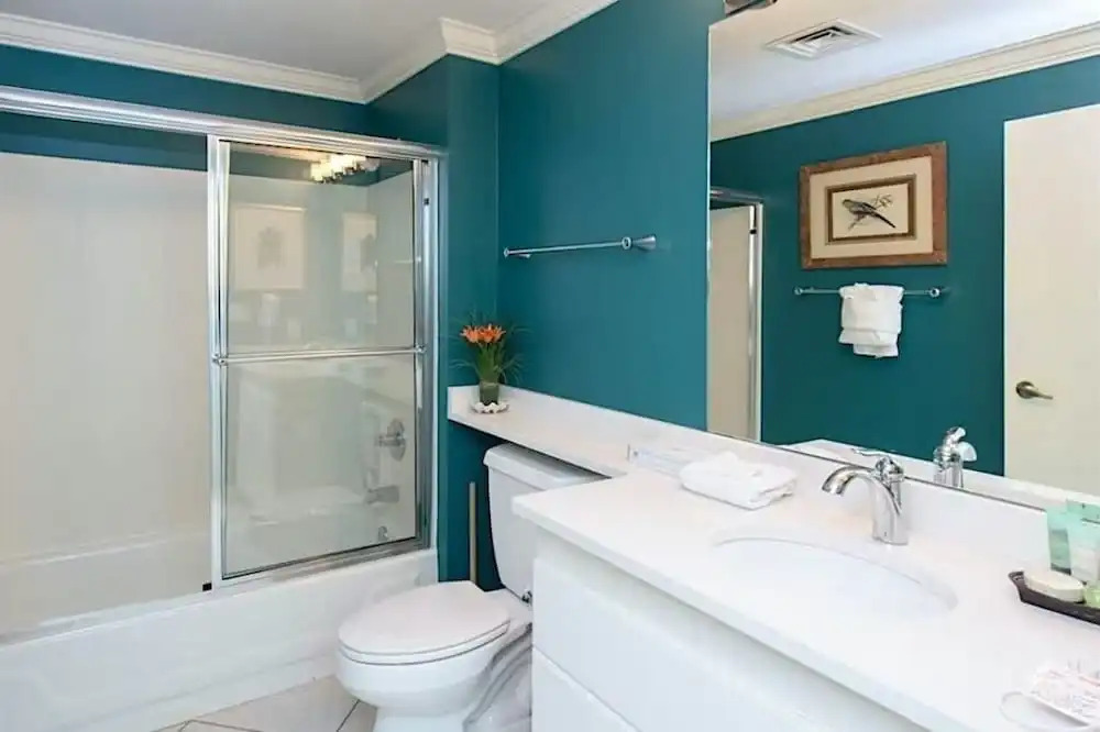 Tops'l 1008 Lockoff 3 Bedroom Condo by RedAwning