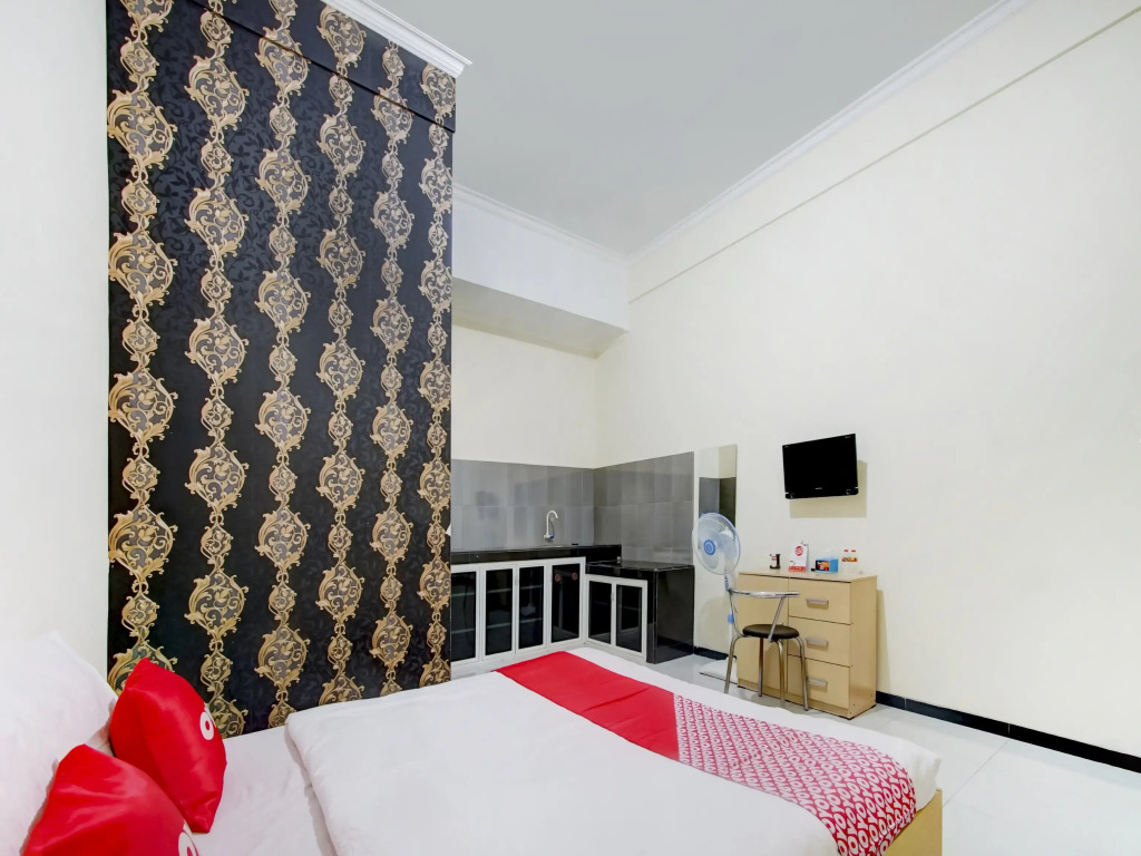 Capital O 90151 Guest House 180