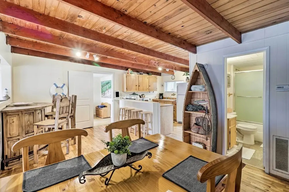 Riverfront Deck + Fire Pit: Hot Springs Retreat!