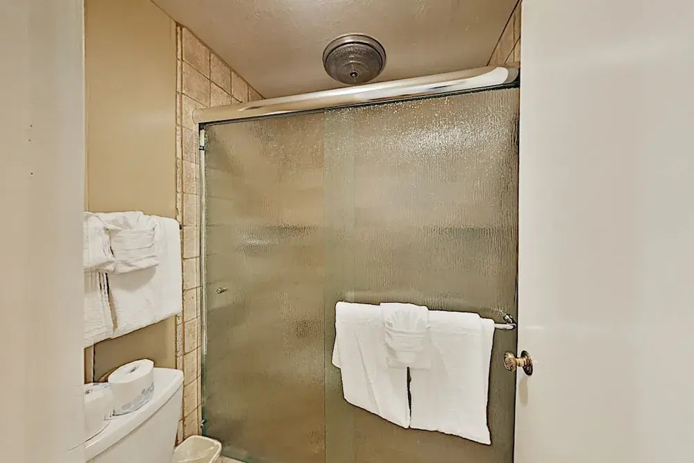 3251chat 4 Bedroom Condo