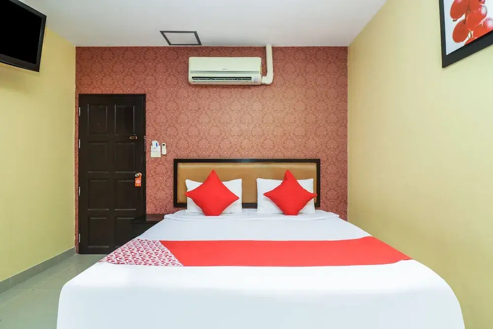 OYO 131 Griebs Inn