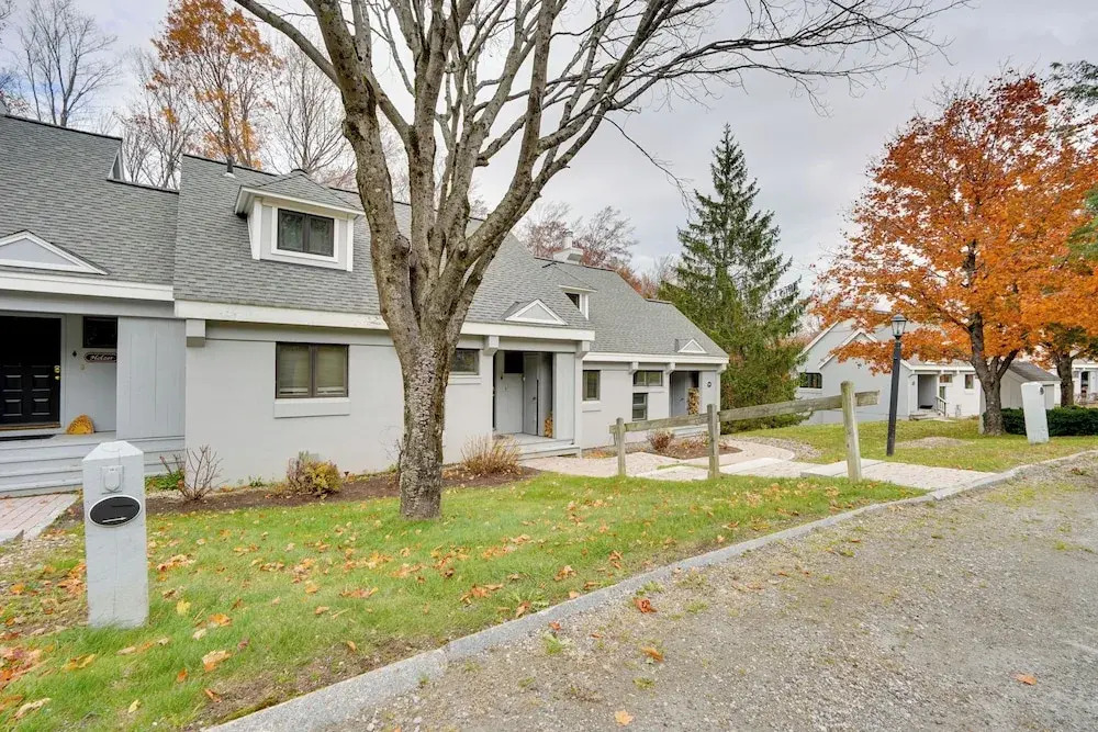Sunny Stratton Townhome ~ 1 Mi to Skiing!