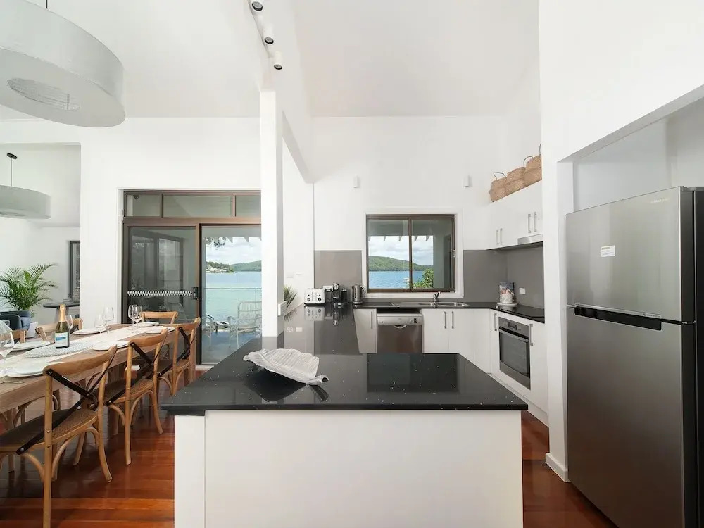 Baywatch - Beachfront Bliss Executive Home