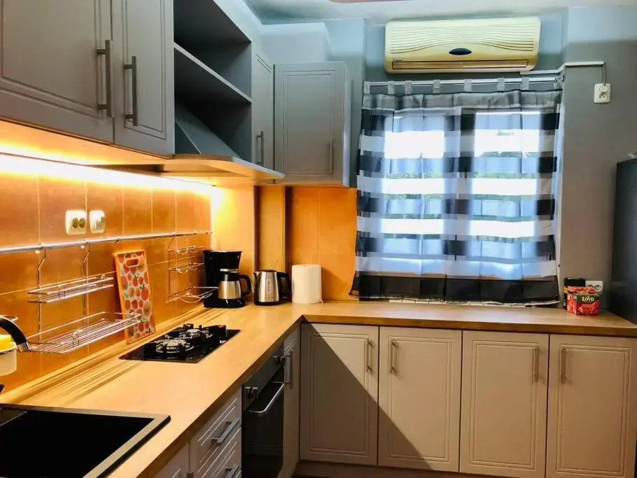 Ultra-central apart -3 ROOMS- Cathedral view VIC3