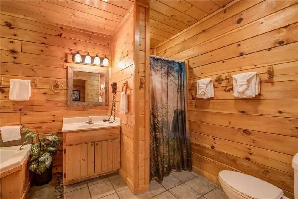 Fountain of Youth 2 Bedroom with Creek View
