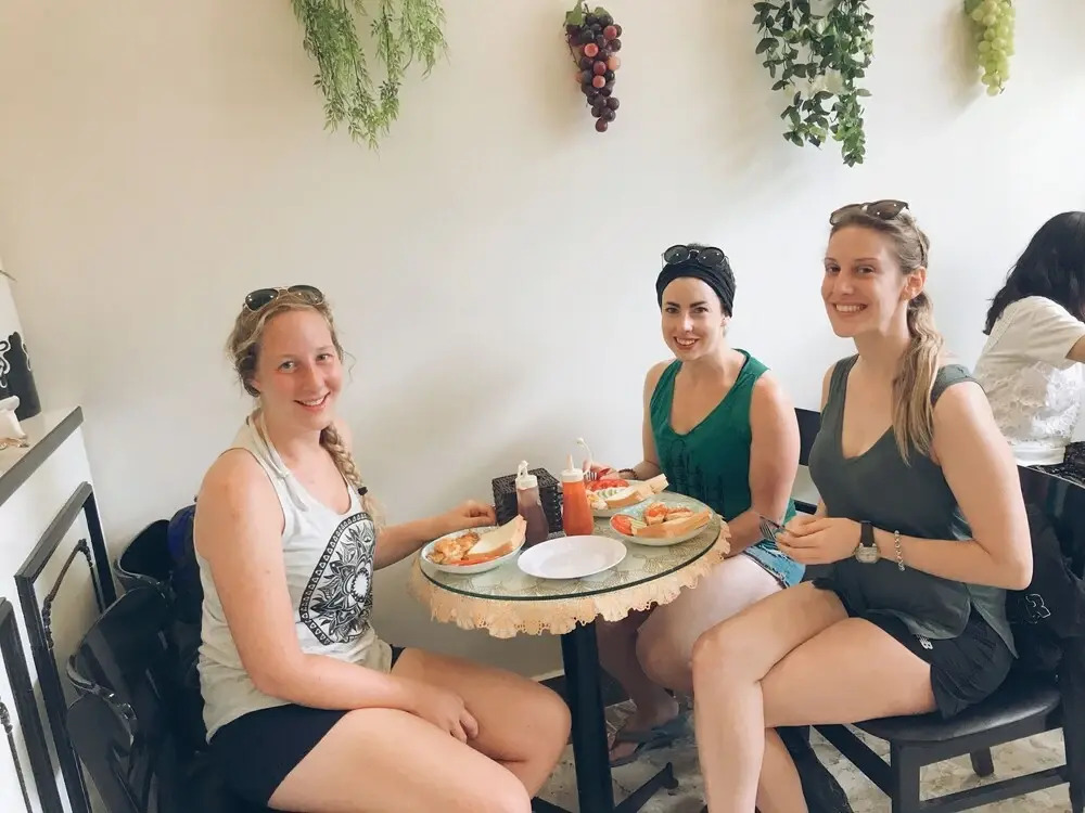 Babycat Guesthouse & Cafe