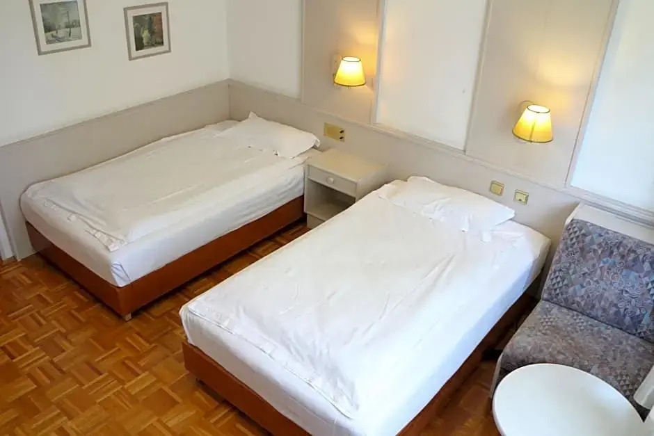 Hotel Wasserpalast - breakfast for free