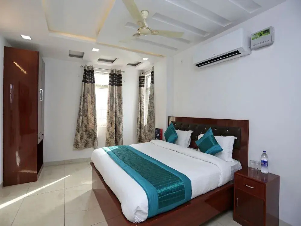 OYO 14384 Luxury residency