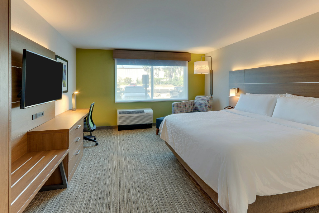 Holiday Inn Express & Suites - Roanoke - Civic Center