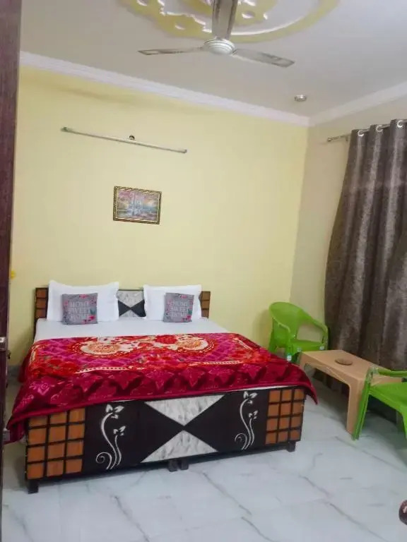 OYO Yuvraj Palace