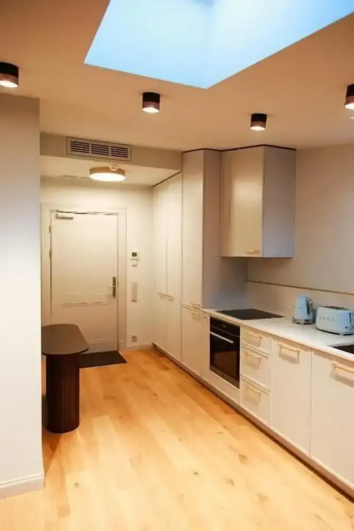 Roze Center Apartments